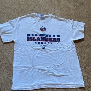 New York Islanders tshirt large